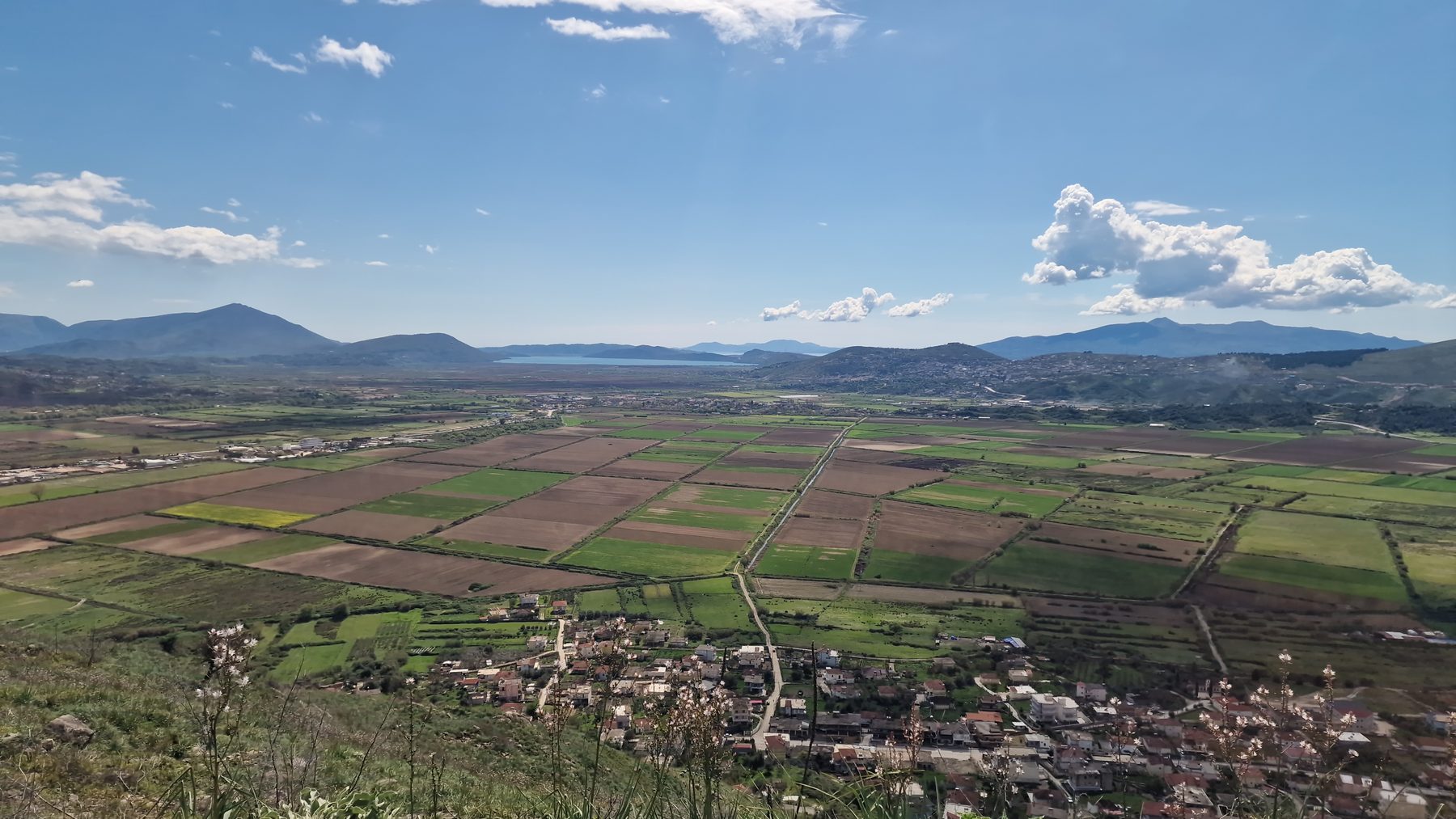 The patchwork plains seen from Finiq