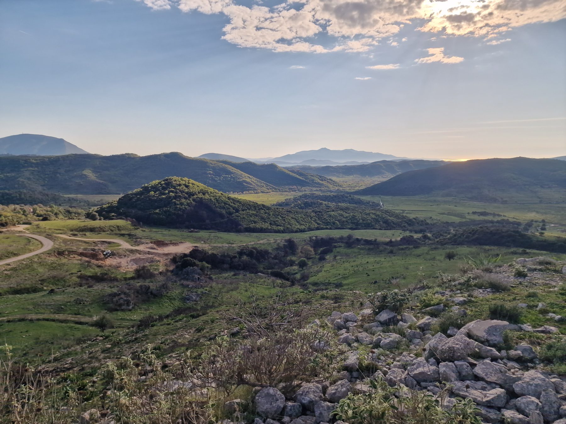 A panorama over the southern ranges